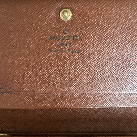 Authentic Louis Vuitton Paris Leather Monogram Snap Wallet - Picture 9 of 16